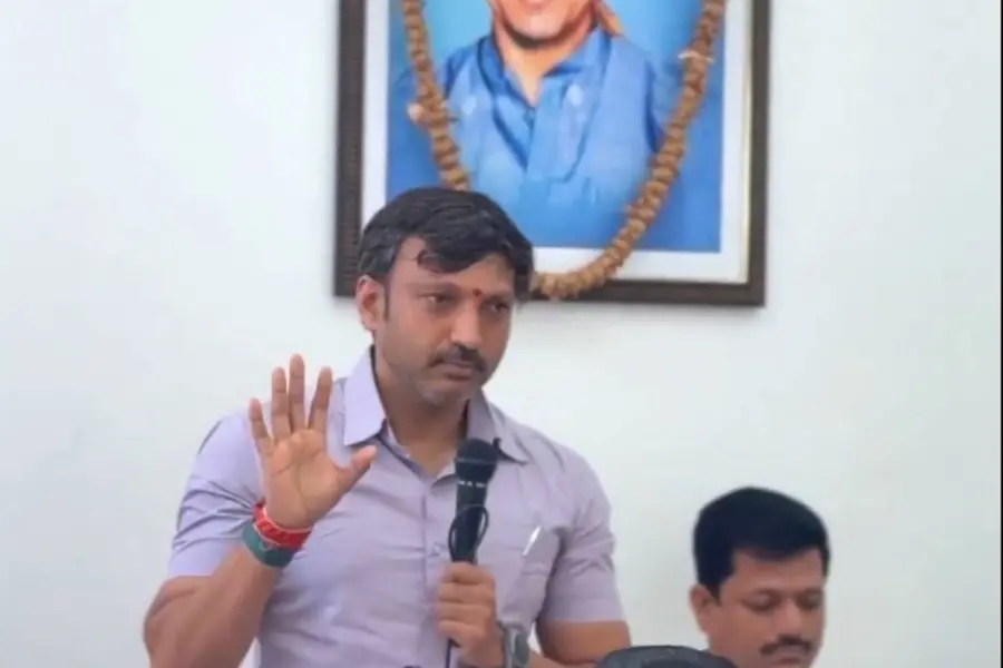 ഉദ്ധവ് താക്കറെയോട് പിണക്കമില്ല, വിമർശിക്കില്ല, എന്നാൽ രാഷ്ട്രീയം വിടാനൊരുങ്ങുന്നു- ശിവസേന എംപി