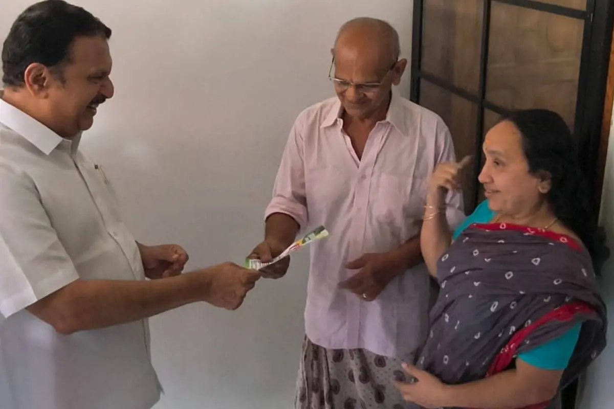 പകർച്ചവ്യാധികൾക്കെതിരെ പോരാടാൻ 'ഡ്രൈ ഡേ'; വീട്ടിൽ നിന്ന് ആരംഭിച്ച് ആരോഗ്യമന്ത്രി കെ.മുരളീധരൻ