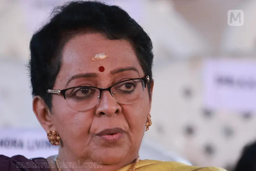 Mallika Sukumaran Lambasts AMMA Governing Body Saying General Secretary And Treasurer Should Have Resigned