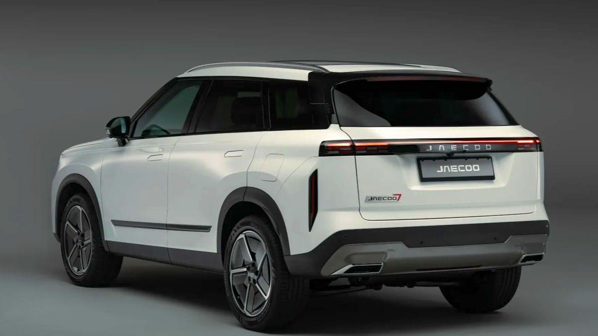 UK's top-selling new car is not Kia, BYD or Nissan, it's the Chinese 'Temu Range Rover'