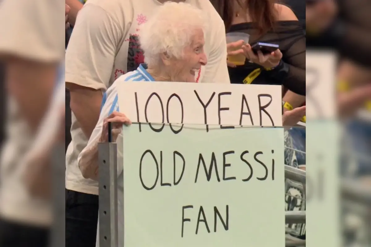 Pauline Kana at the  World Cup match between Argentina and Austria | Photo: Reddit