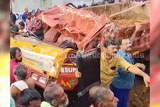 ഡ്രൈവർക്ക് ഹെവി ലൈസൻസില്ല, ടിപ്പറിന്റെ പെർമിറ്റ് റദ്ദാക്കും; സ്ഥിരമായി നിയമലംഘനം നടത്തിയിരുന്ന വണ്ടി