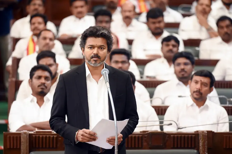 NEET തമിഴ്നാട്ടിലെ വിദ്യാർഥികളോടുള്ള അനീതി; ഹിന്ദി അടിച്ചേൽപ്പിക്കാൻ അനുവദിക്കില്ലെന്നും വിജയ്
