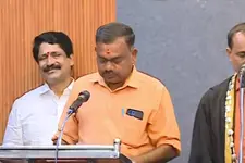 കോടതി വിധി: ‘ദൈവനാമത്തിൽ’ വീണ്ടും സത്യപ്രതിജ്ഞചെയ്ത് തിരുവനന്തപുരം കോർപ്പറേഷനിലെ 19 ബിജെപി അംഗങ്ങൾ