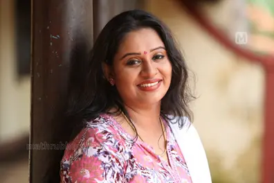 'Mohanlal should lead...' Beena Antony says groupism, inexperience hurt AMMA