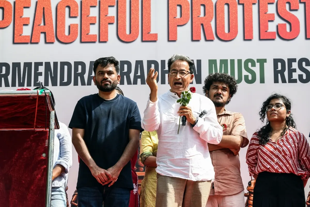 Environmentalist Sonam Wangchuk during a protest by Cockroach Janata Party over the NEET-UG paper leak row and various issues, at Jantar Mantar, in New Delhi on Saturday. Cockroach Janata Party founder Abhijeet Dipke also present.| Photo: ANI