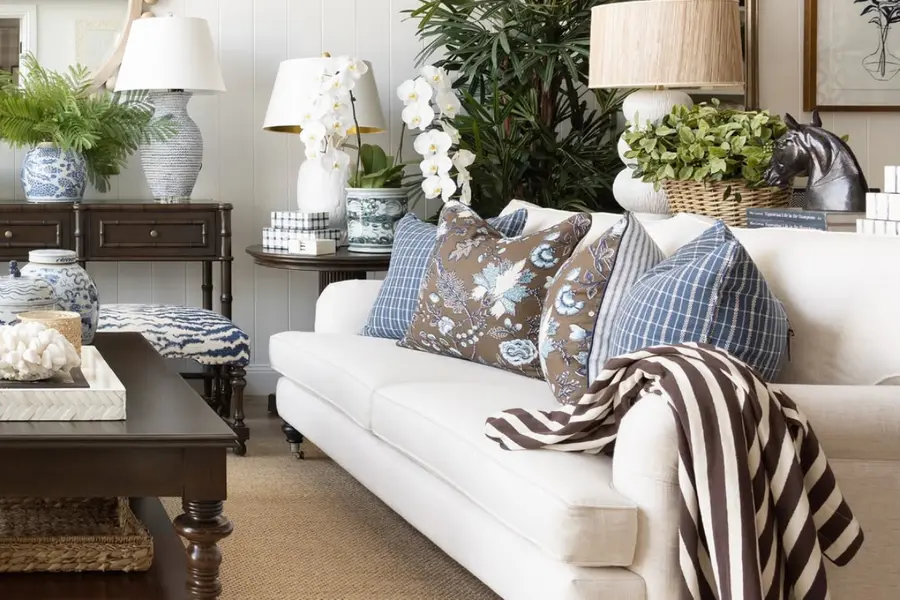 5 throws that belong in every well-styled home