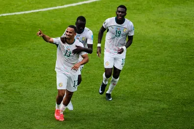 Senegal thrash Iraq 5-0 to keep World Cup Round of 32 hopes alive