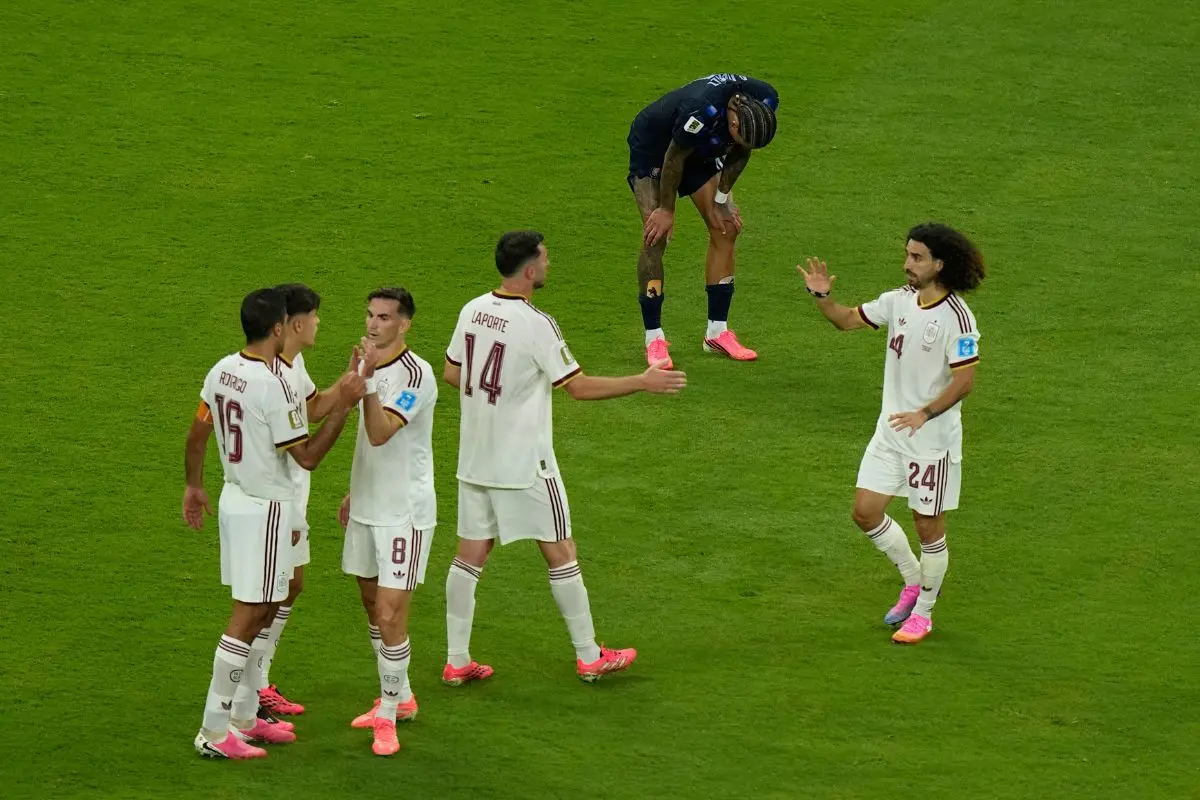 Spain players celebrate after winning the World Cup Group H soccer match between Uruguay and Spain in Zapopan, near Guadalajara, Mexico, Friday, June 26, 2026. (AP Photo/Fernando Llano)