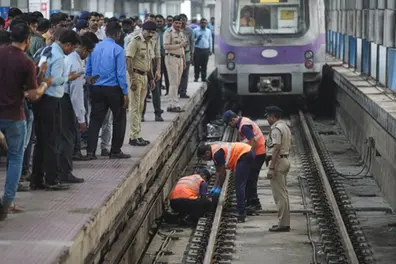 Suicide attempt at Kalighat Metro station brings Kolkata's Blue Line to a halt