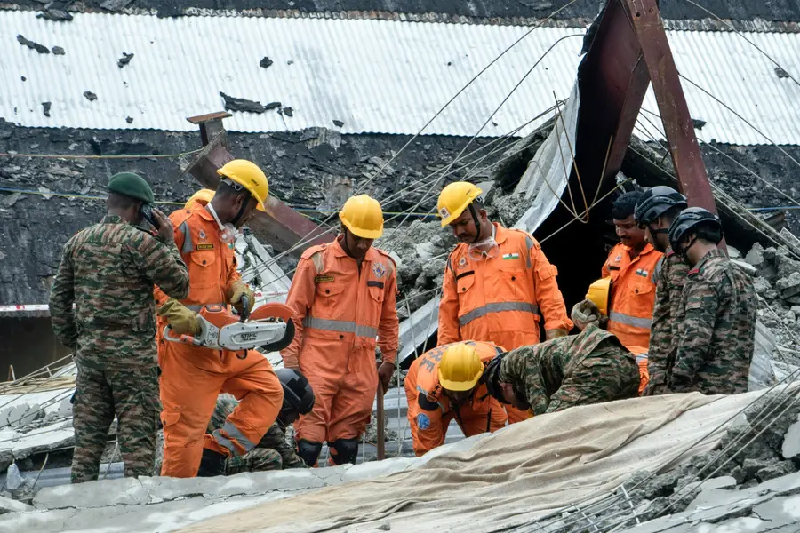 Under-construction godown shed collapsed at Taratala