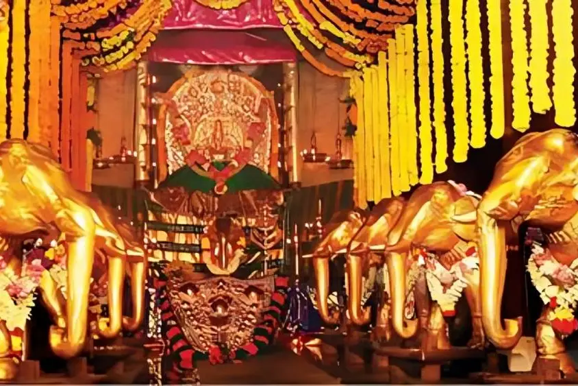 സ്വർണപ്പാളി ഇല്ലാതെ തടി തെളിഞ്ഞു; ഏഴരപ്പൊന്നാനകൾക്ക് കേട് സംഭവിച്ചു; മുൻ പരിശോധനാ റിപ്പോർട്ട്
