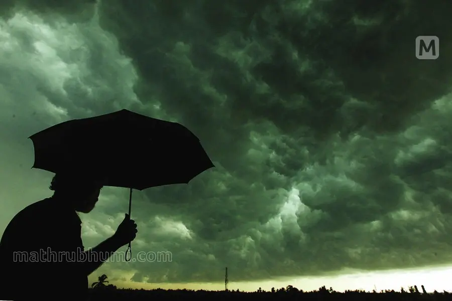 കേരളത്തിൽ അടുത്ത അഞ്ച് ദിവസം ശക്തമായ മഴയ്ക്ക് സാധ്യത: വിവിധ ജില്ലകളിൽ ഓറഞ്ച്, മഞ്ഞ അലർട്ടുകൾ