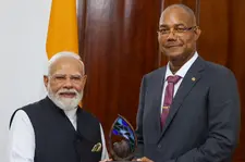 സെയ്‌ഷെൽസിന്റെ പരമോന്നത പരിസ്ഥിതി പുരസ്‌കാരം പ്രധാനമന്ത്രി നരേന്ദ്രമോദിക്ക് സമ്മാനിച്ചു