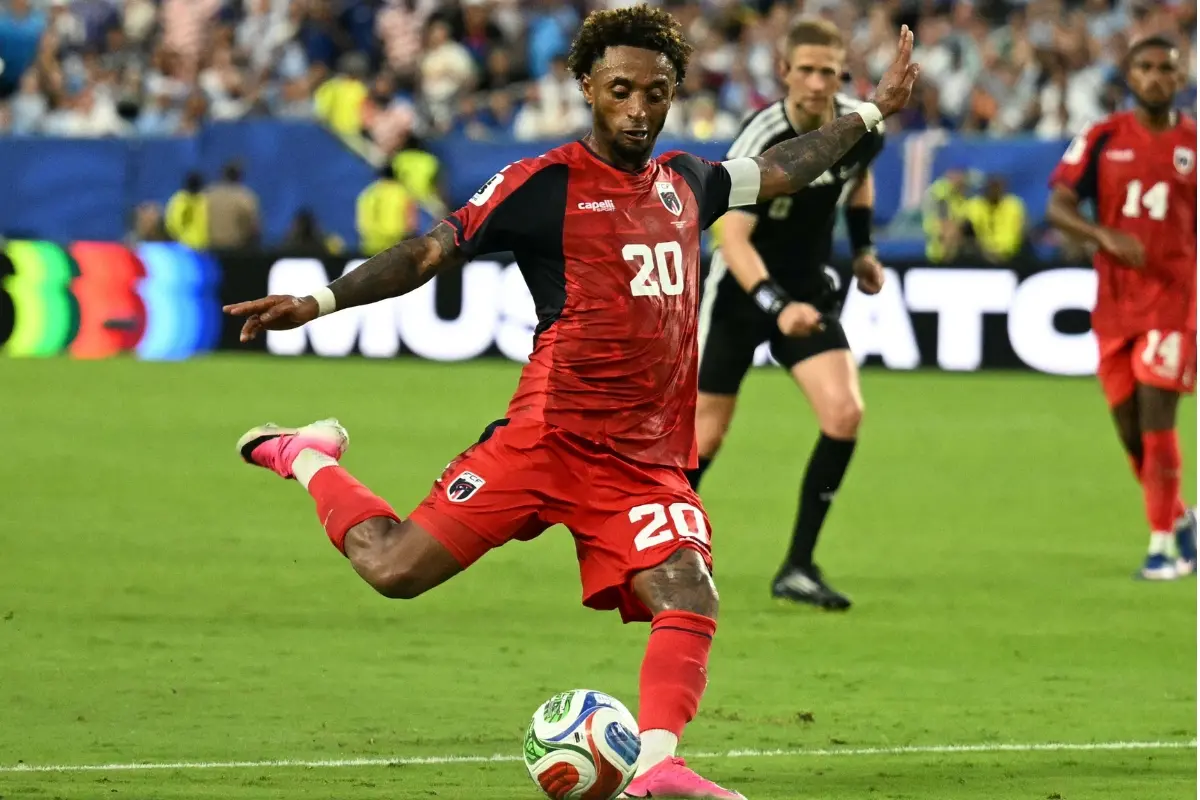 Cape Verde's captain and forward #20 Ryan Mendes | Photo: AFP