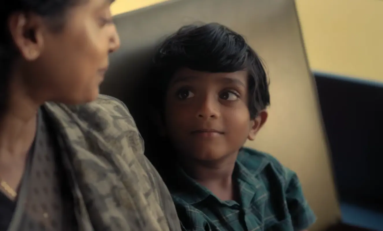 'എങ്ങോട്ടാ' എന്ന ഗാനരംഗത്തിൽനിന്ന്.