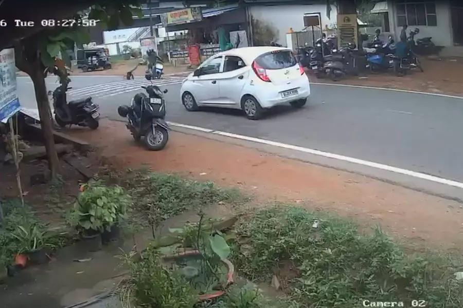 റോഡ് മുറിച്ചുകടക്കുമ്പോൾ സ്കൂട്ടർ ഇടിച്ച് സ്‌കൂൾവിദ്യാർഥിക്ക് പരിക്ക്