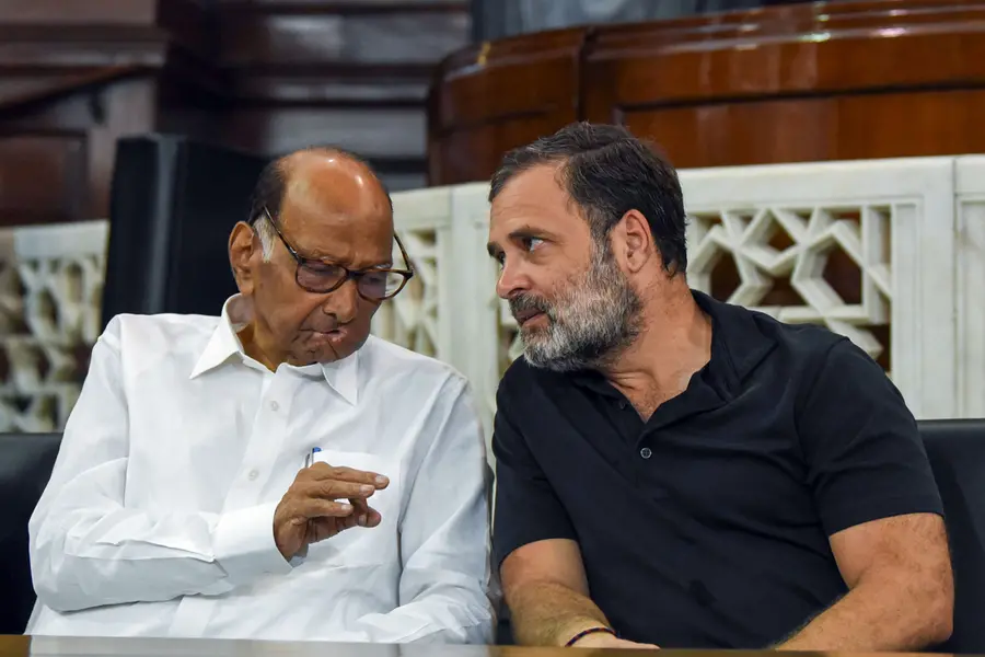 ശരദ് പവാറിന്റെ പാർട്ടി കോൺഗ്രസിൽ ലയിച്ചേക്കും: ചർച്ചകൾ അന്തിമ ഘട്ടത്തിലെത്തിയതായി സൂചന