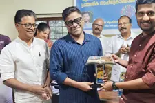 ലക്ഷം രൂപയുടെ സ്വന്തം പുസ്തകശേഖരം നെടുങ്കണ്ടം ലൈബ്രറിക്ക് നല്കി ആന്റണി സേവ്യ; അഭിനന്ദനപ്രവാഹം