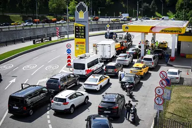 A global fuel twist: Ukraine strikes force Russia to import gasoline from India