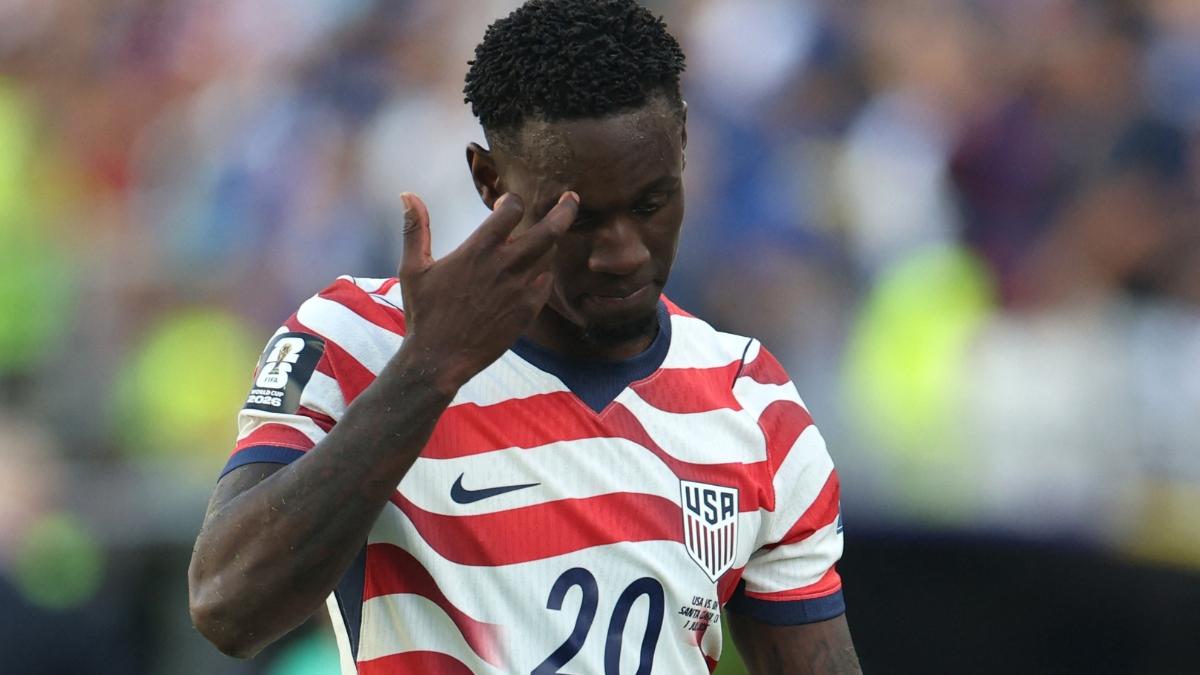 USMNT’s Folarin Balogun joins Zidane, Ronaldinho in infamous list after red card against Bosnia