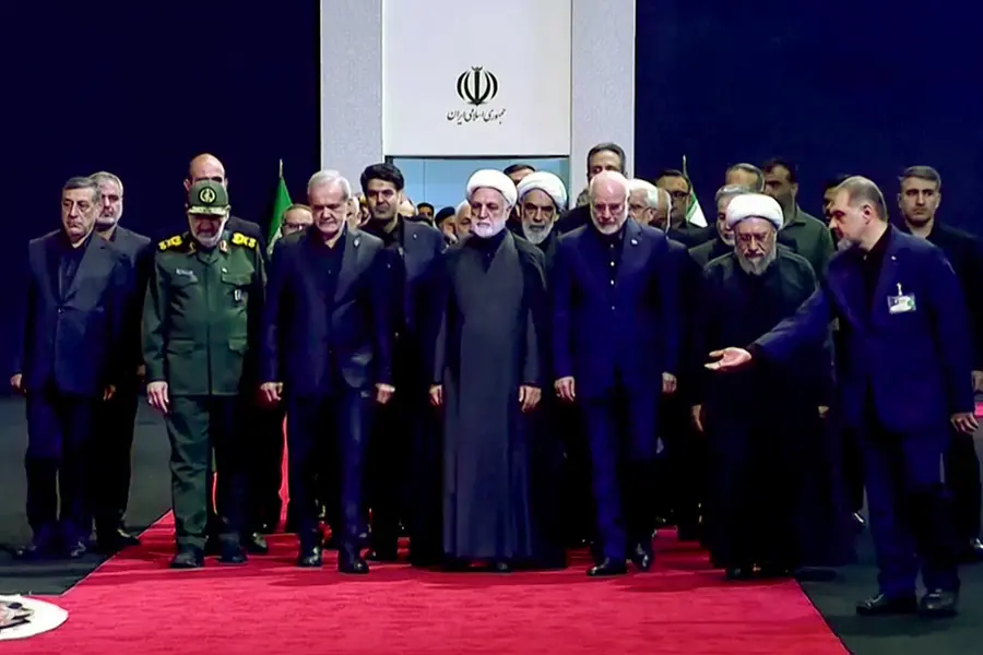 Delegates and leaders arrive at the funeral ceremony