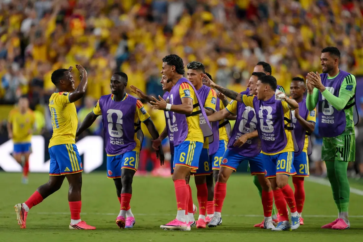 Jhon Arias #11 of Colombia celebrates with teammates after scoring the team's first goal during the FIFA World Cup 2026 Round of 32 match between Colombia and Ghana | Photo: Getty Images via AFP