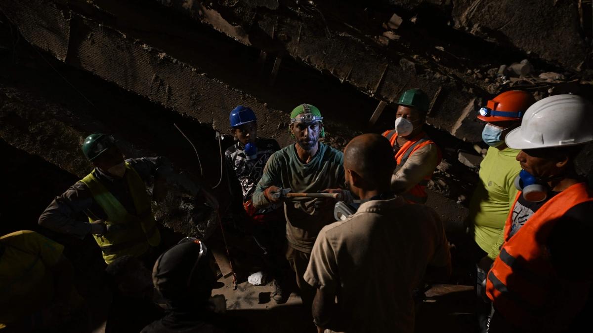 Venezuela earthquake death toll climbs toward 3000 as search efforts scale back