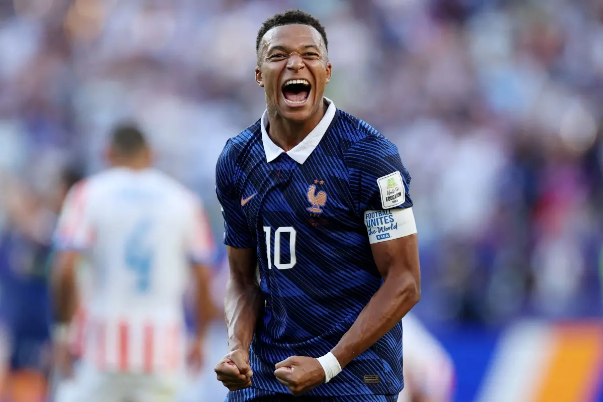 Kylian Mbappe #10 of France celebrates the team's 1-0 victory in the FIFA World Cup 2026 Round of 16 match between Paraguay and France | Photo: Getty Images via AFP