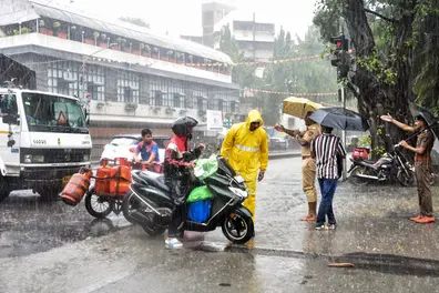 Mumbai rain set to intensify; IMD issues red alert as high tide threat adds to flooding concerns