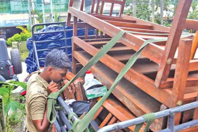 Alumnus of Ernakulam Maharaja's College held for attempting to steal hostel beds under pretense of bedbug treatment