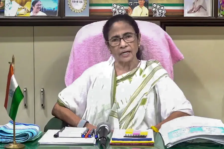 വീട്ടുതടങ്കലിലാക്കിയെന്ന് മമത, ബാരൂയിപുർ സംഭവത്തിൽ ബിജെപിക്കെതിരെ തൃണമൂൽ