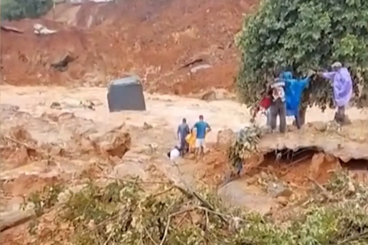 Rescue operations underway at the Meppadi tunnel landslide site | Photo: Screengrab/ Mathrubhumi News