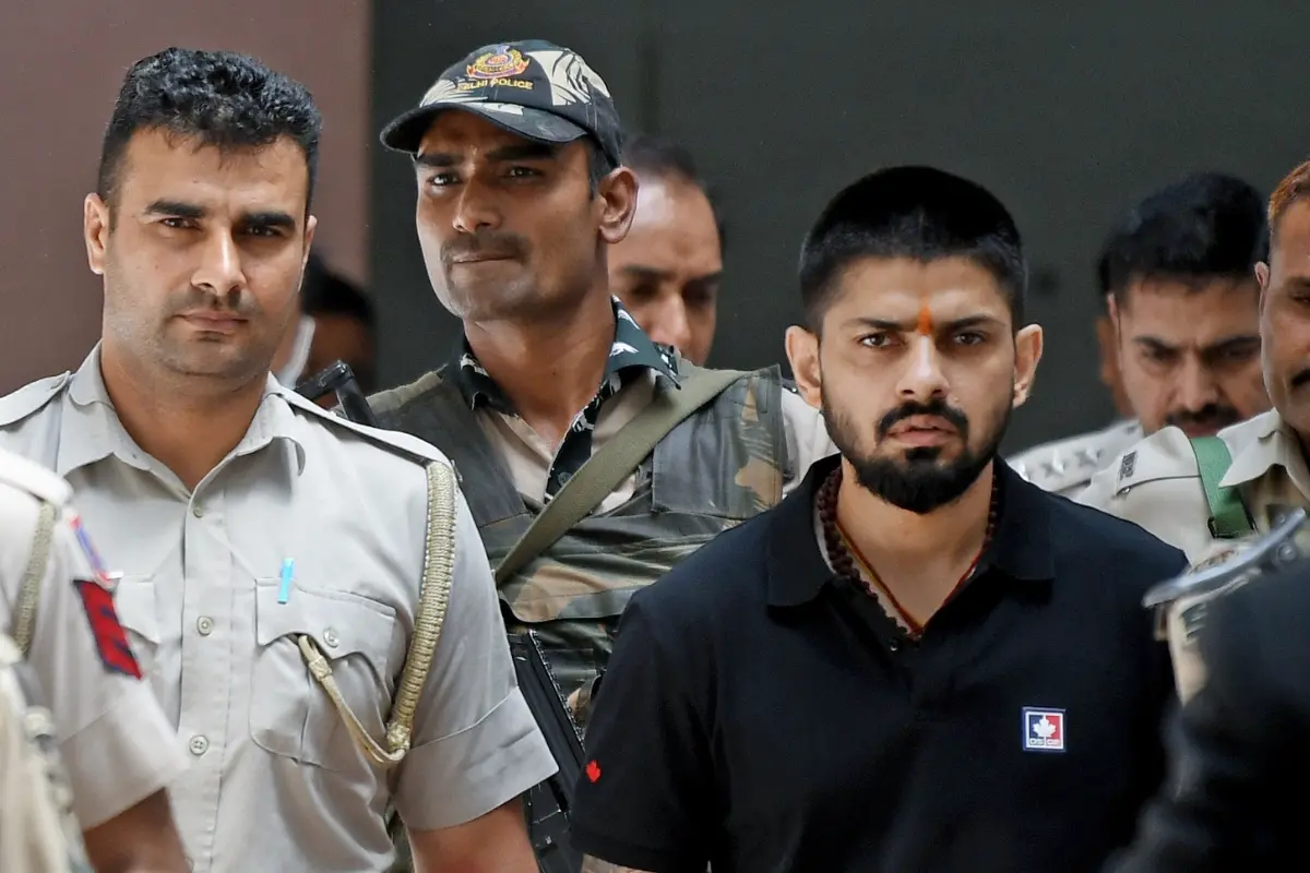File: Gangster Lawrence Bishnoi (R) | Photo: ANI