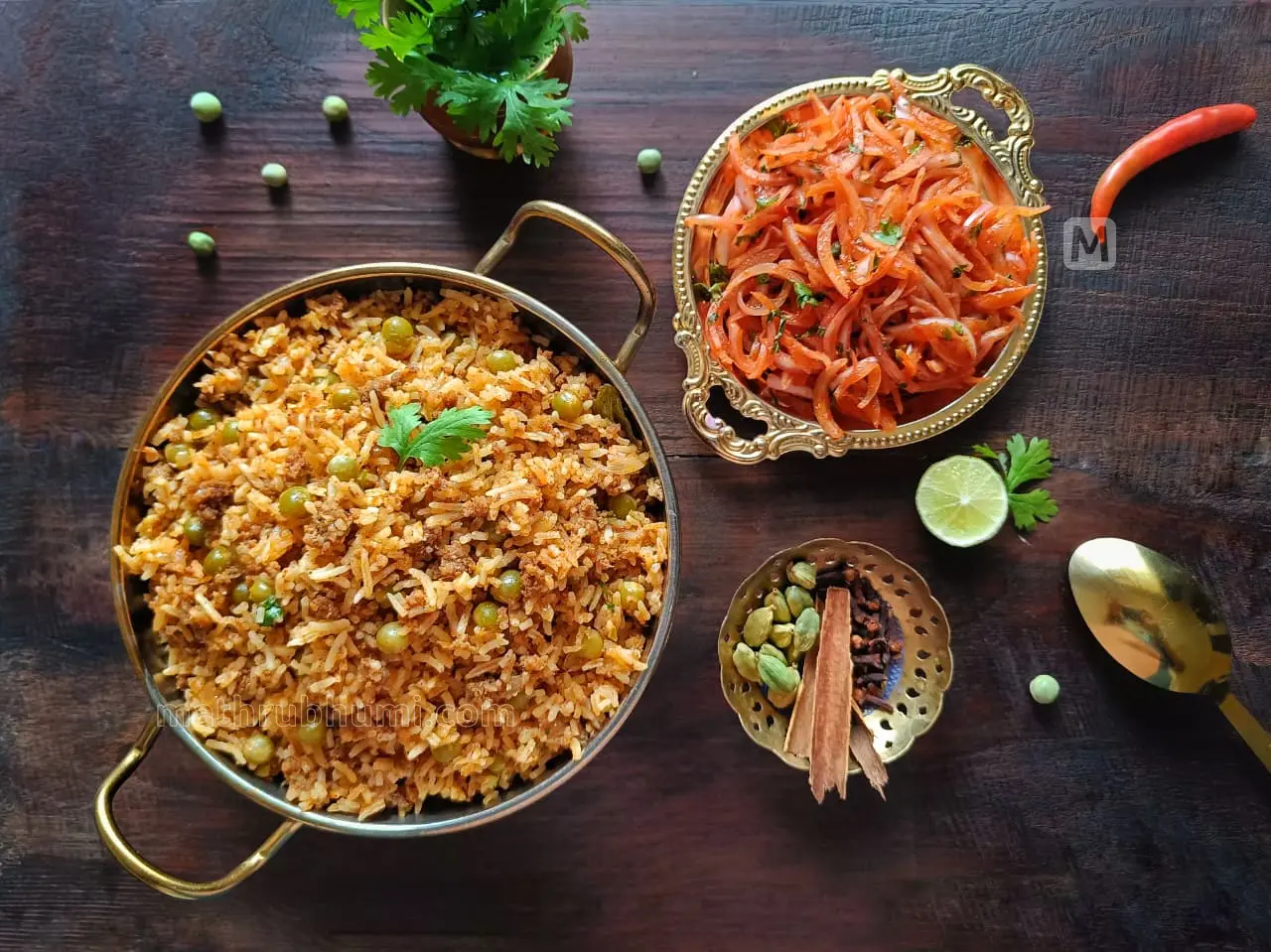 ഖീമ മഠർ റൈസ്, സ്പൈസി ഒണിയൻ സാലഡ്