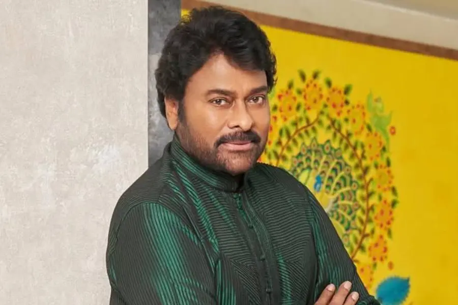 മഴയത്ത് 12 മണിക്കൂർ നീണ്ട സംഘട്ടന രംഗം; ഷൂട്ടിങ്ങിനിടെ കൈയടി നേടി ചിരഞ്ജീവി