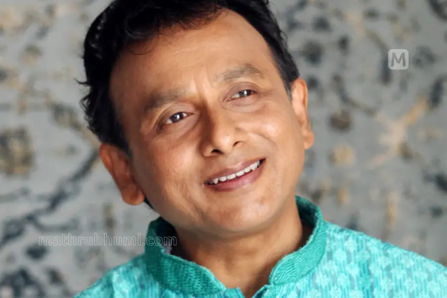 ഉയിരും നീയേ ഉടലും നീയേ- ഉണ്ണികൃഷ്ണന് പിറന്നാൾ മംഗളം