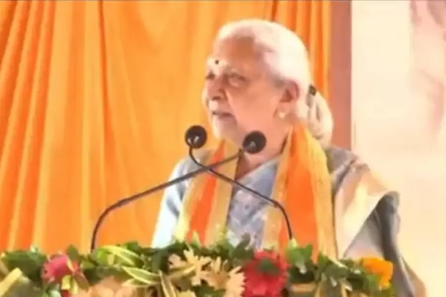 ‘ഐ.എ.എസ്. ഓഫീസറായാലും ആദ്യം മികച്ച അമ്മയാകൂ’; പെൺകുട്ടികളോട് ആനന്ദിബെൻ പട്ടേൽ