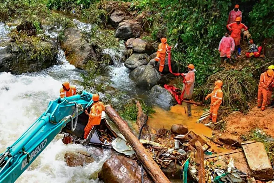 കള്ളാടി മണ്ണിടിച്ചിൽ: നഷ്ടപരിഹാരം ഉടൻ കൈമാറണം; ചികിത്സാച്ചെലവ് പൂർണമായും സർക്കാർ വഹിക്കണം– ഹൈക്കോടതി