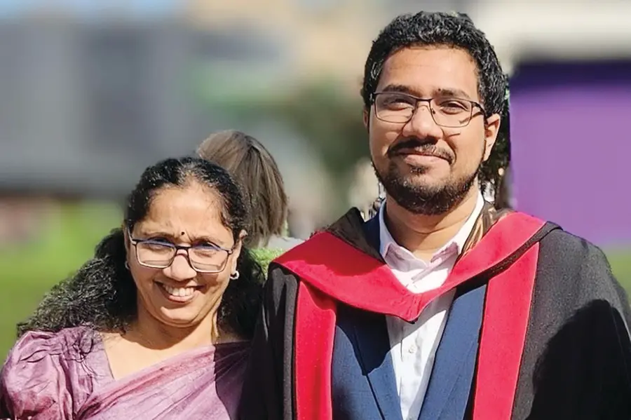 യുകെയിൽ മകൻ, ദുബായിൽ അമ്മ; ഒരുമിച്ച് പിഎച്ച്.ഡി നേടി തിരുവനന്തപുരത്തെ അമ്മയും മകനും!