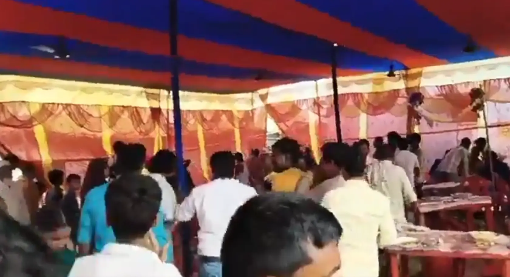 വിവാഹ ചടങ്ങിനിടെ ഉണ്ടായ സംഘര്ഷത്തിന്റെ ദൃശ്യങ്ങളില്നിന്ന്