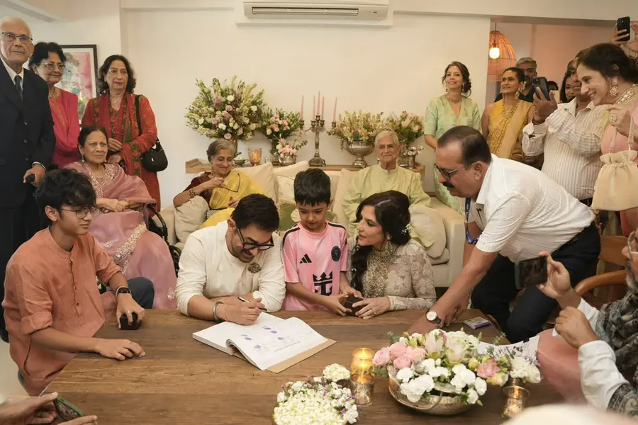 Aamir Khan, Gauri Spratt
