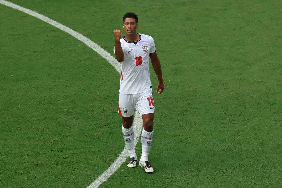 Jude Bellingham celebrates scoring his team's first goal during the FIFA World Cup 2026 quarter-final match between Norway and England