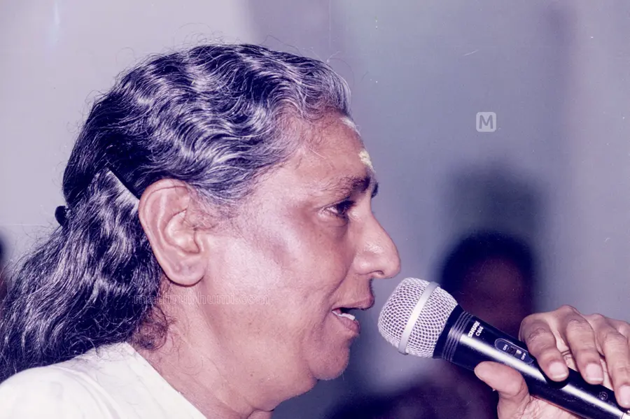 ഇളം മഞ്ഞിൻ കുളിരുമായൊരു കുയിൽ: എസ് ജാനകിയുടെ ആ പാട്ടോർമ്മ പങ്കുവെച്ച് ആലപ്പി അഷറഫ്