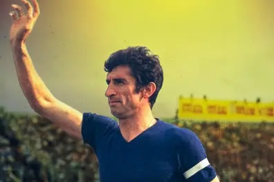 Antonio Rattín, whose 1966 World Cup defiance led to introduction of yellow & red cards, dies at 89