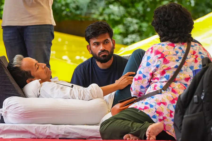 ഞാൻ ഗാന്ധിയോ ഹീറോയോ അല്ല, ഓരോ പൗരനും ഉത്തരവാദിത്വം ഏറ്റെടുക്കണം-സോനം വാങ്ചുക്; നിരാഹാരം തുടരുന്നു