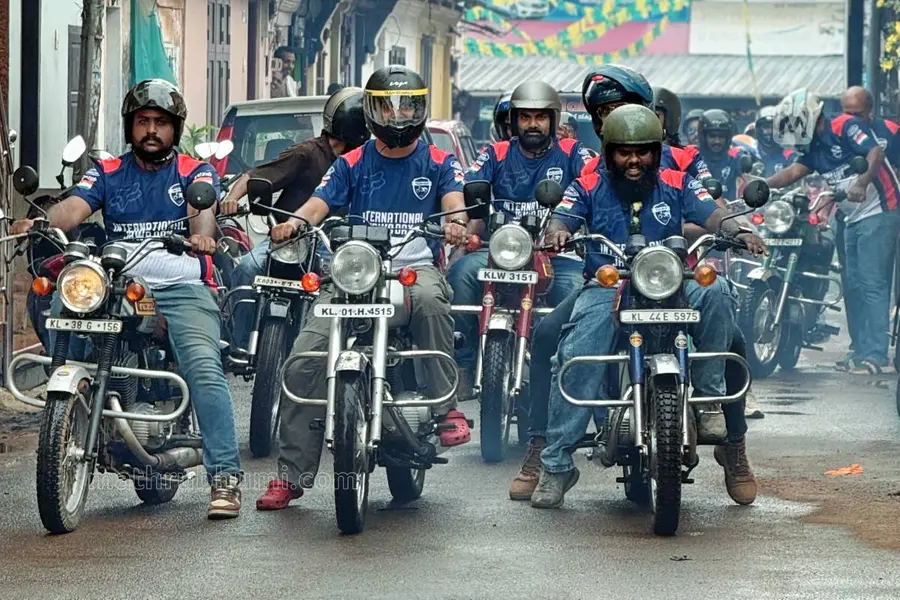 ജാവ സിമ്പിളാണ്; പക്ഷേ പവർഫുൾ…! 1996 മൊണാർക്കിന് പോലും ഞെട്ടുന്ന വില, എഥനോൾ ഇവിടെയും വില്ലൻ