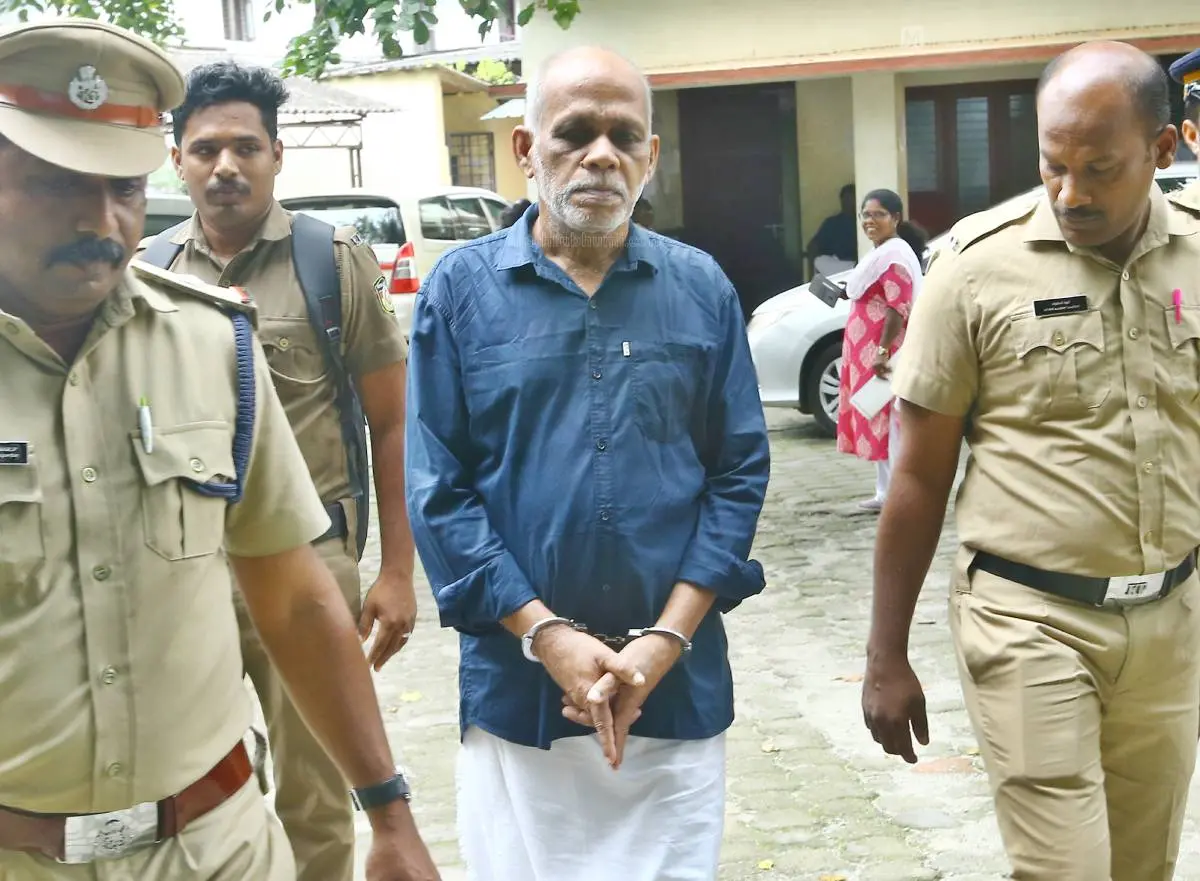 ചെന്താമര പോലീസ് കസ്റ്റഡിയില് (ഫയല്) |ഫോട്ടോ:മാതൃഭൂമി