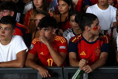 Spain silence France to storm into FIFA World Cup final