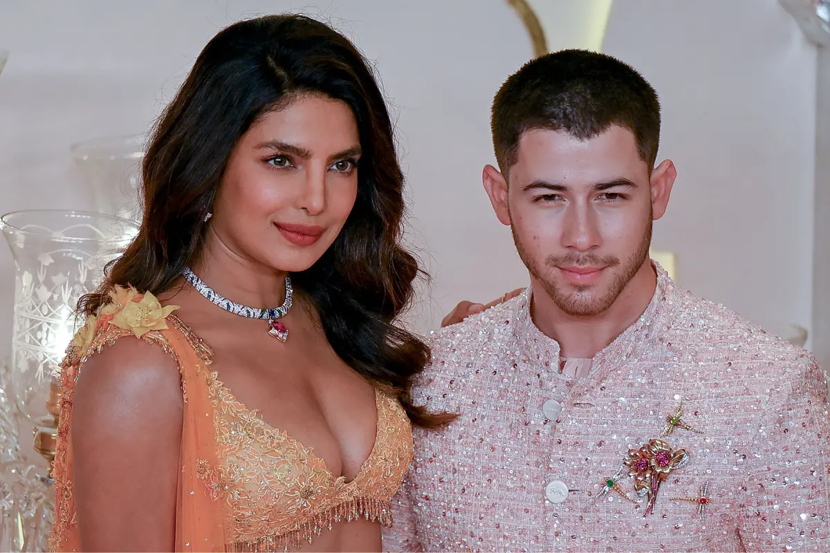 https://img.mathrubhumi.com/view/acePublic/alias/contentid/1sgdvdofwj162cy906i/0/priyanka-chopra-nick-jonas-jpg.webp?$p=f162f31&f=16:9&w=1080&q=0.8